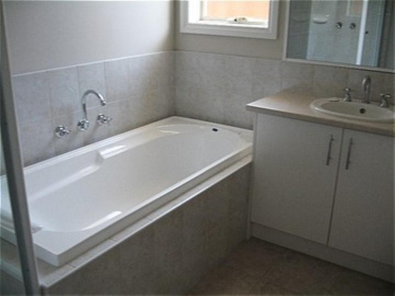 2/23 Margaret Street, Clayton VIC 3168