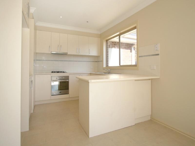 2/13 Parer Street, Oakleigh VIC 3166