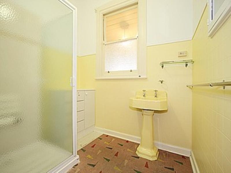 14 Eleebana Avenue, Hughesdale VIC 3166