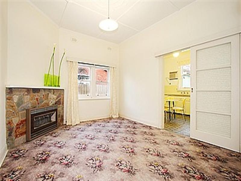 14 Eleebana Avenue, Hughesdale VIC 3166