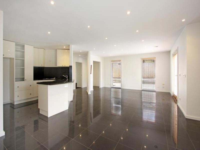 2/70 Harlington Street, Clayton VIC 3168