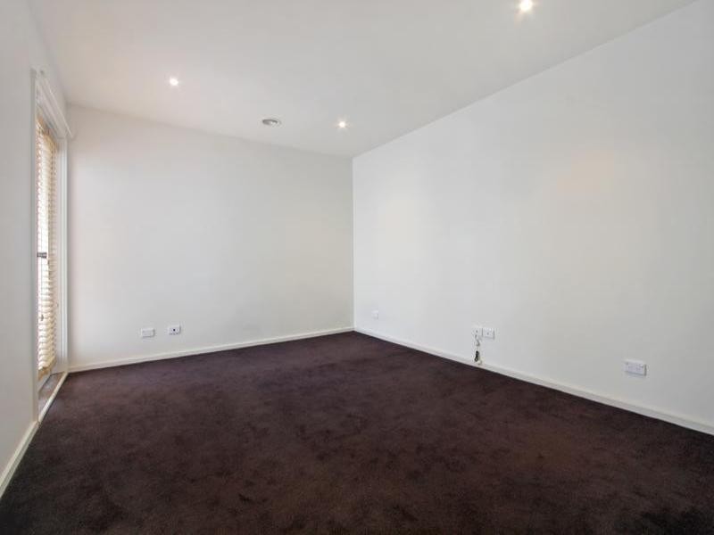 2/70 Harlington Street, Clayton VIC 3168