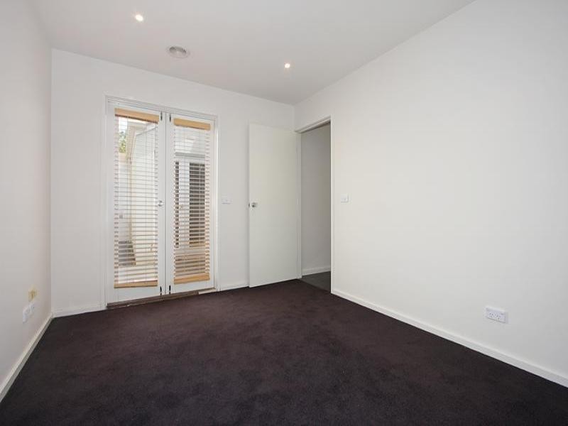 2/70 Harlington Street, Clayton VIC 3168