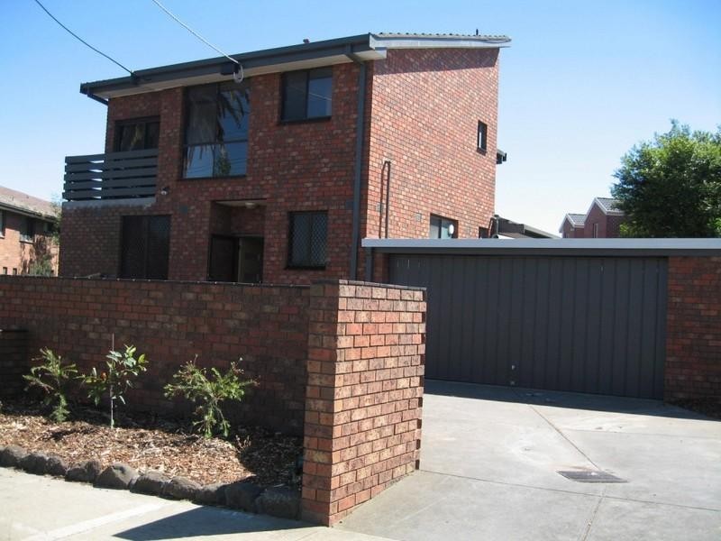 1/1769 Dandenong Road, Clayton VIC 3168