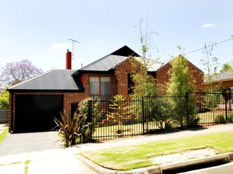 3 Elaroo Street, Chadstone VIC 3148