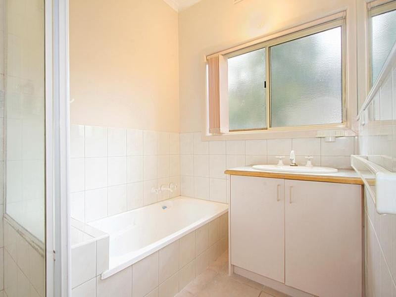 1/70 Edinburgh Street, Clayton VIC 3168