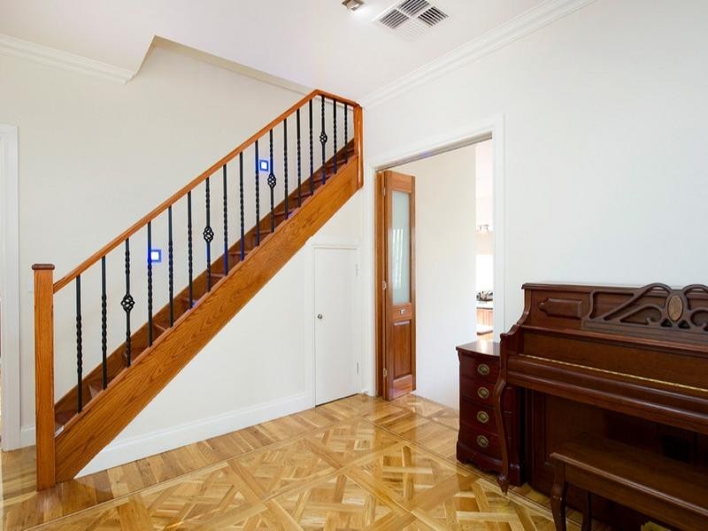 4 Peak Street, Malvern East VIC 3145