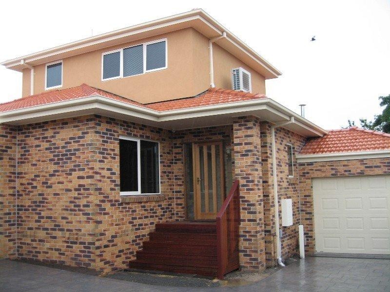 2/4 Jacana Street, Chadstone VIC 3148