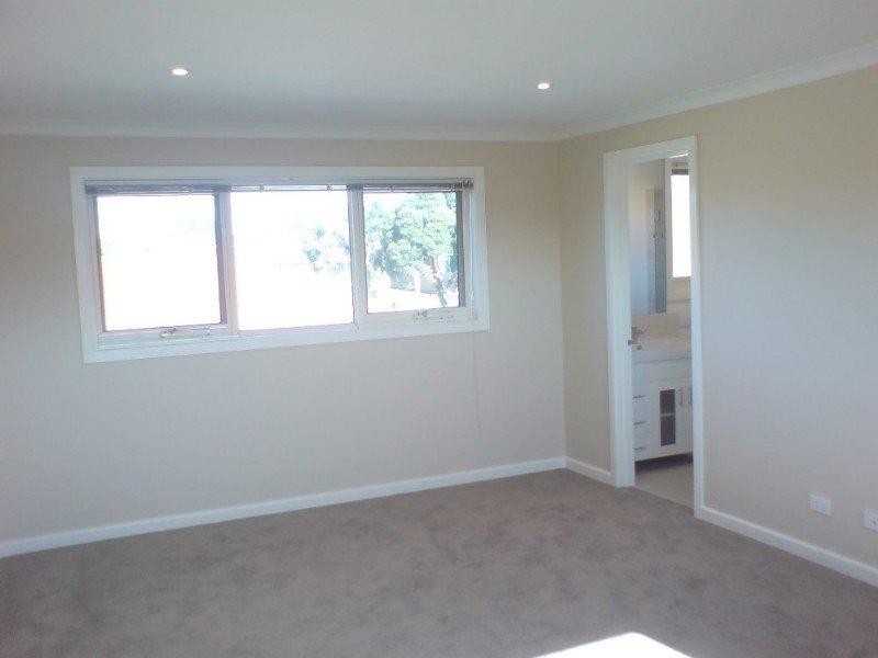 2/4 Jacana Street, Chadstone VIC 3148