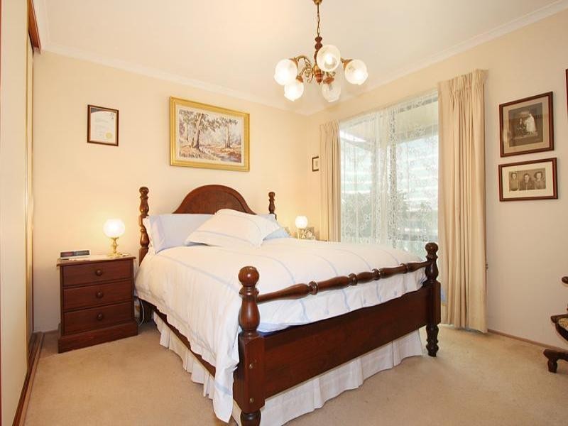 7 Moona Court, Chadstone VIC 3148