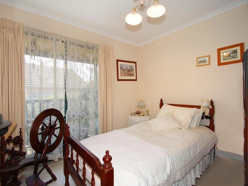 7 Moona Court, Chadstone VIC 3148