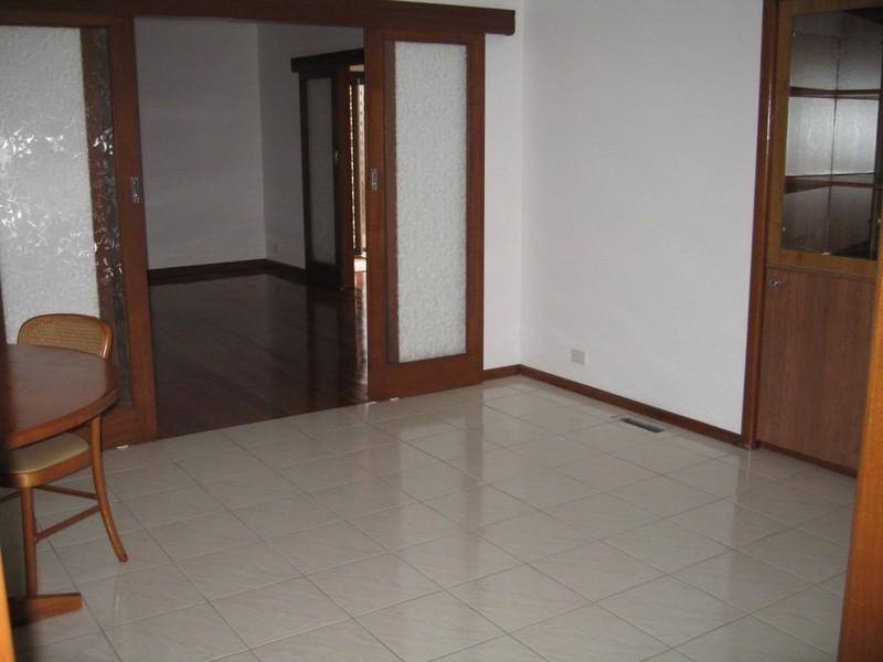 4 Strelden Avenue, Oakleigh East VIC 3166