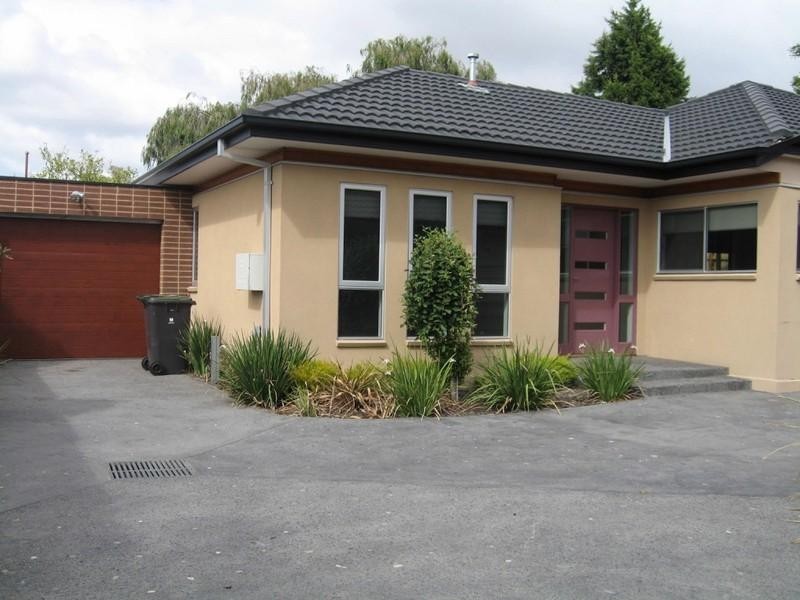 2/18 Clovis Street, Oakleigh East VIC 3166