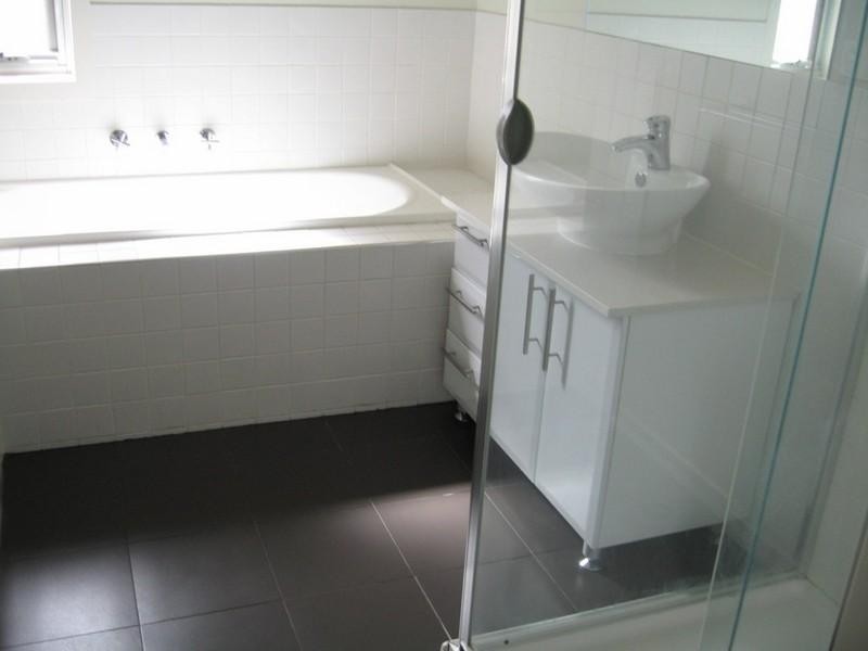 2/18 Clovis Street, Oakleigh East VIC 3166