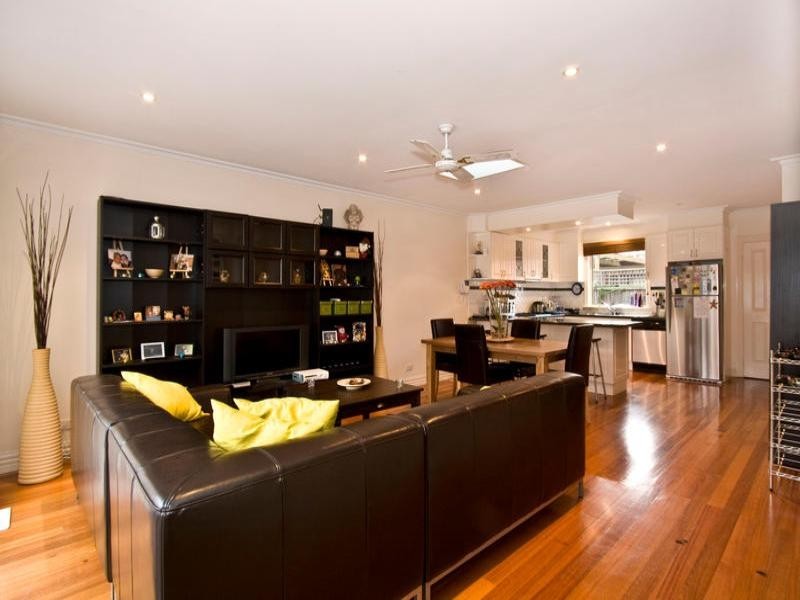 2/38 Carlisle Crescent, Hughesdale VIC 3166