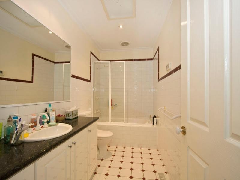 2/38 Carlisle Crescent, Hughesdale VIC 3166