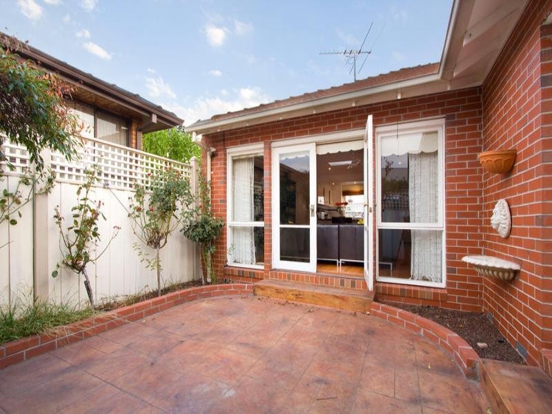 2/38 Carlisle Crescent, Hughesdale VIC 3166