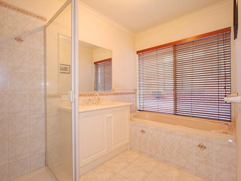 11 Emma Court, Mount Waverley VIC 3149