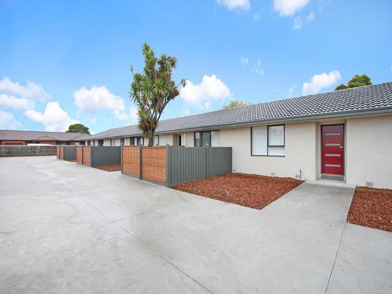 1-4/54 Oakes Avenue, Clayton South VIC 3169
