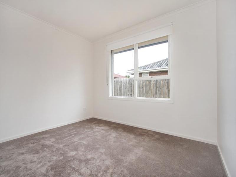1-4/54 Oakes Avenue, Clayton South VIC 3169