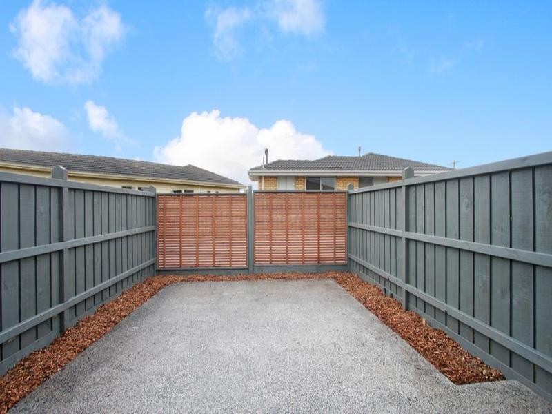 1-4/54 Oakes Avenue, Clayton South VIC 3169