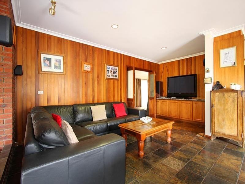 4 Monterey Court, Oakleigh South VIC 3167