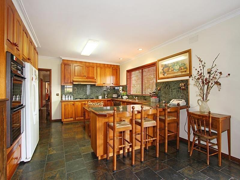 4 Monterey Court, Oakleigh South VIC 3167