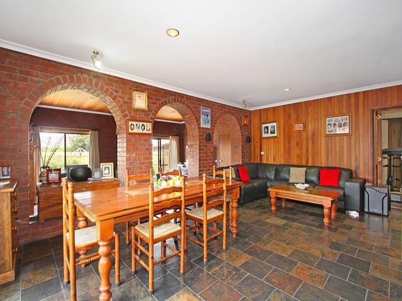 4 Monterey Court, Oakleigh South VIC 3167