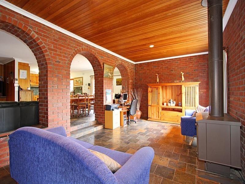 4 Monterey Court, Oakleigh South VIC 3167