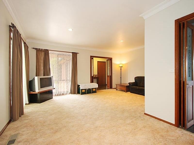 4 Monterey Court, Oakleigh South VIC 3167