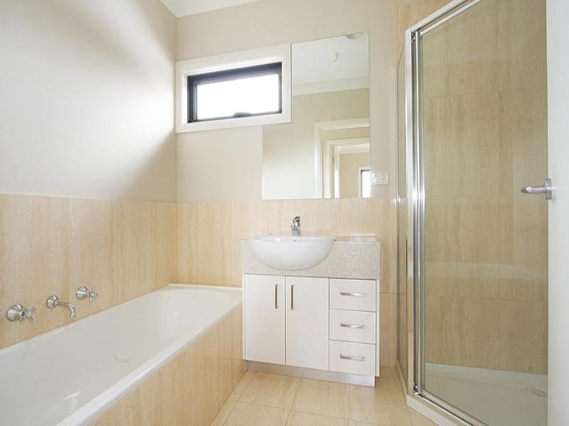 2/1781 Dandenong Road, Oakleigh East VIC 3166