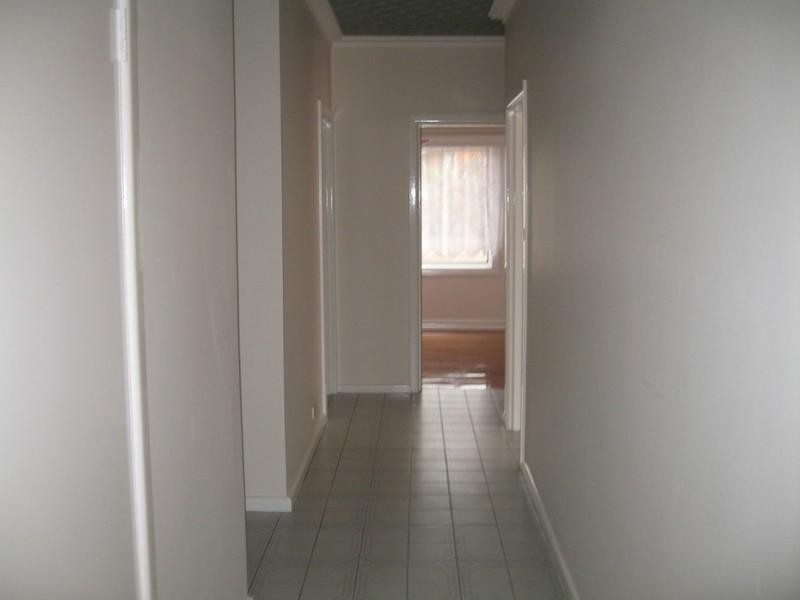 18 Aikman Crescent, Chadstone VIC 3148