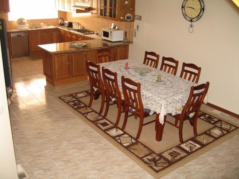 1 Carlingford Close, Rowville VIC 3178