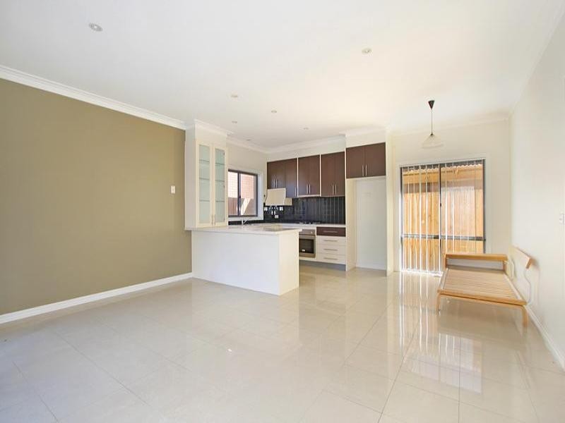 2b Alexander Avenue, Oakleigh East VIC 3166