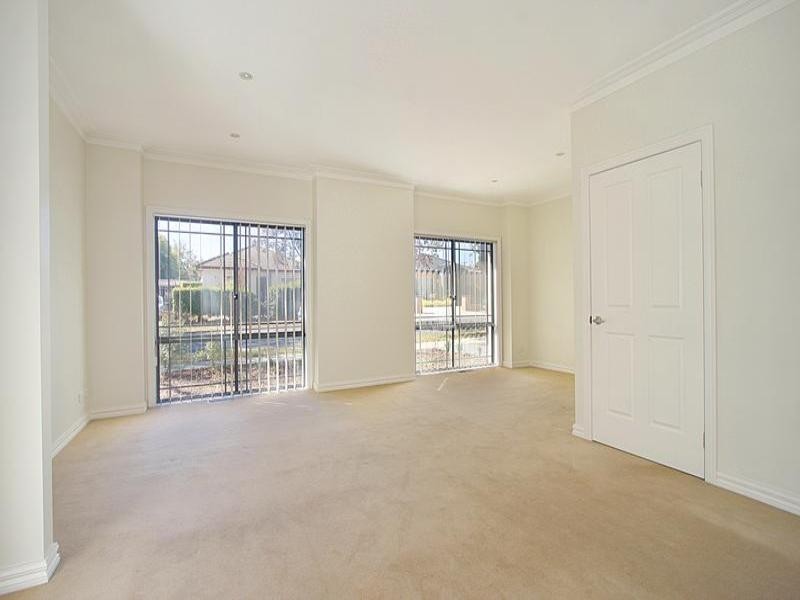 2b Alexander Avenue, Oakleigh East VIC 3166