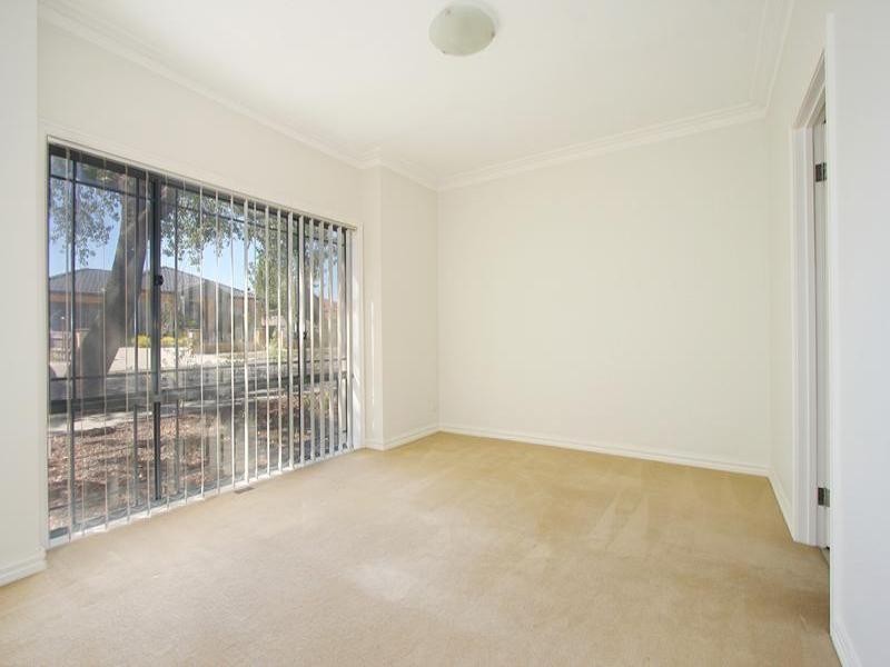 2b Alexander Avenue, Oakleigh East VIC 3166