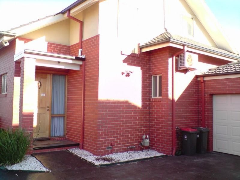 2/17 Golflinks Avenue, Oakleigh VIC 3166