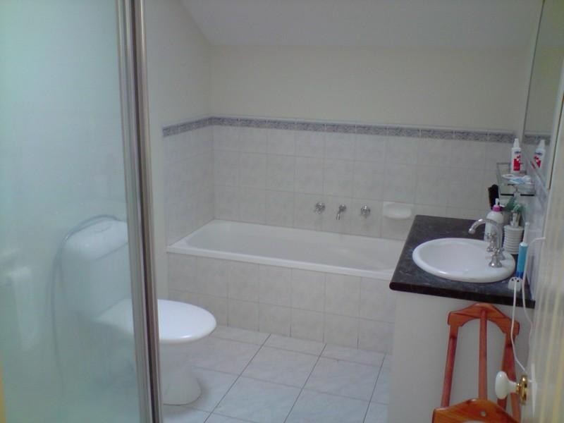 2/17 Golflinks Avenue, Oakleigh VIC 3166