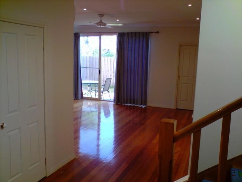 2/17 Golflinks Avenue, Oakleigh VIC 3166