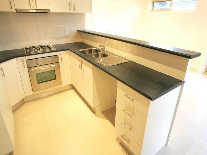 2/43 Power Avenue, Chadstone VIC 3148