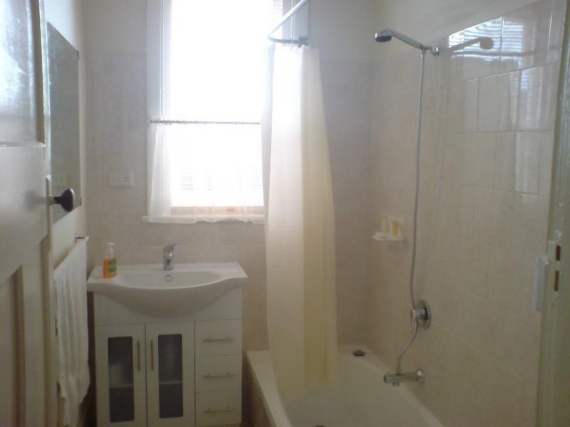 138 Kangaroo Road, Hughesdale VIC 3166