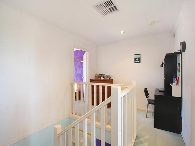 5 Crown Close, Oakleigh East VIC 3166