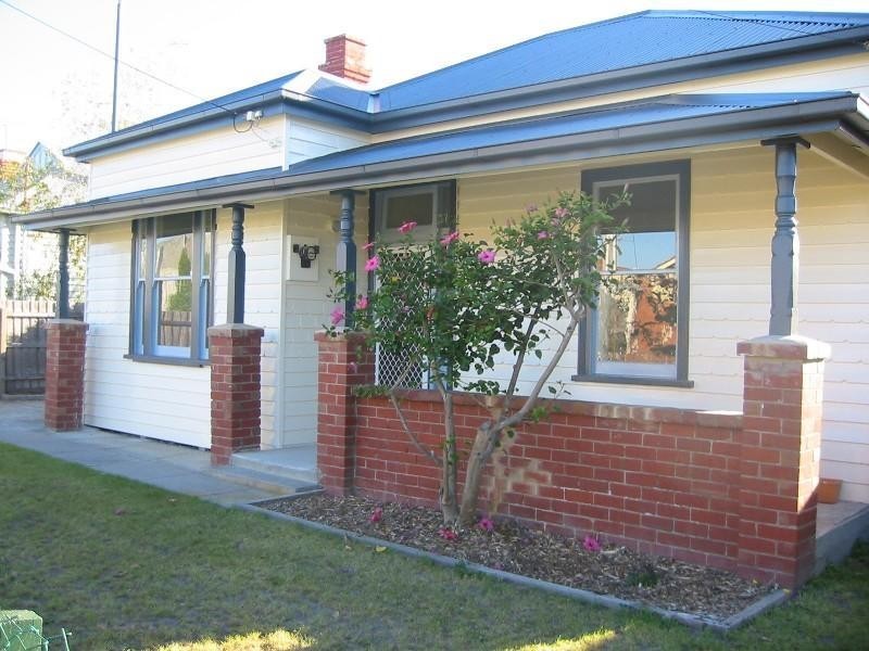 11 Earlstown Road, Hughesdale VIC 3166