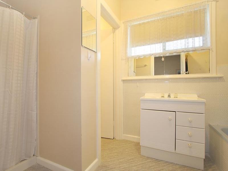 26 Wordsworth Avenue, Clayton South VIC 3169