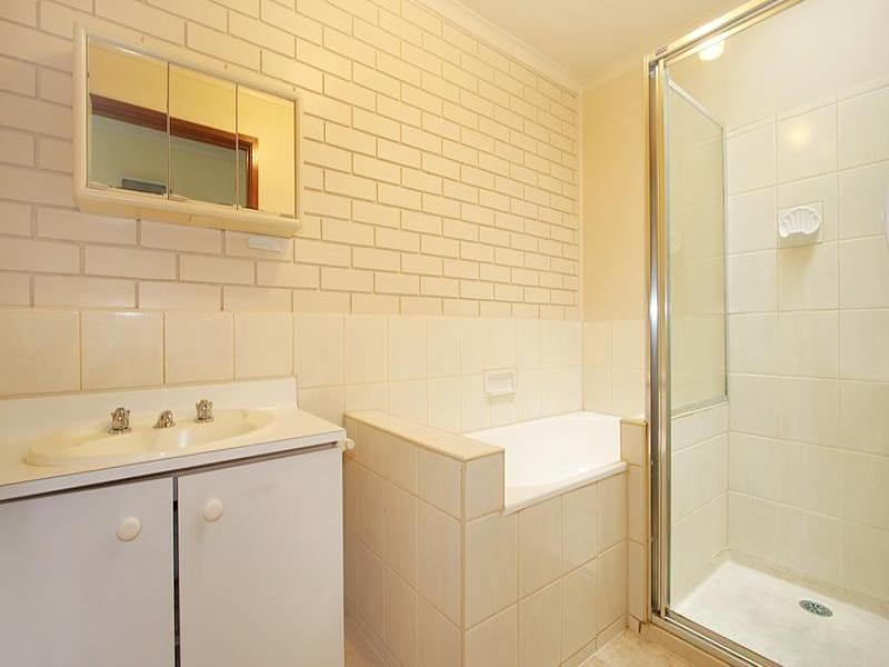 4 Mead Court, Oakleigh VIC 3166