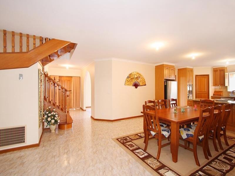 1 Carlingford Close, Rowville VIC 3178