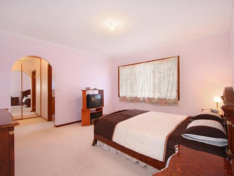 1 Carlingford Close, Rowville VIC 3178