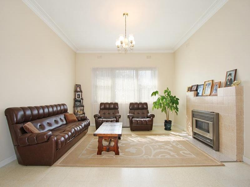 20 Surrey Crescent, Oakleigh East VIC 3166