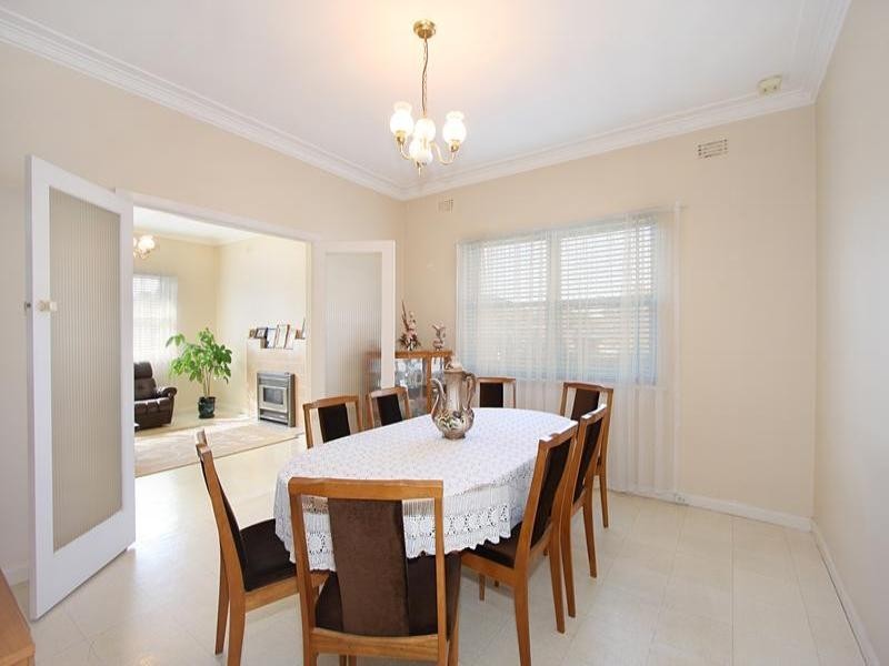 20 Surrey Crescent, Oakleigh East VIC 3166