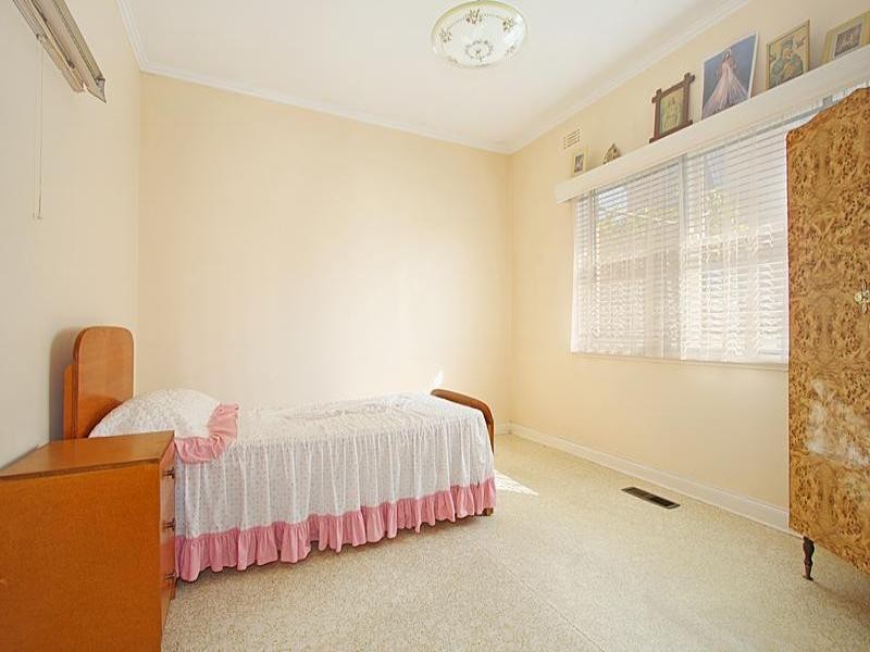 20 Surrey Crescent, Oakleigh East VIC 3166